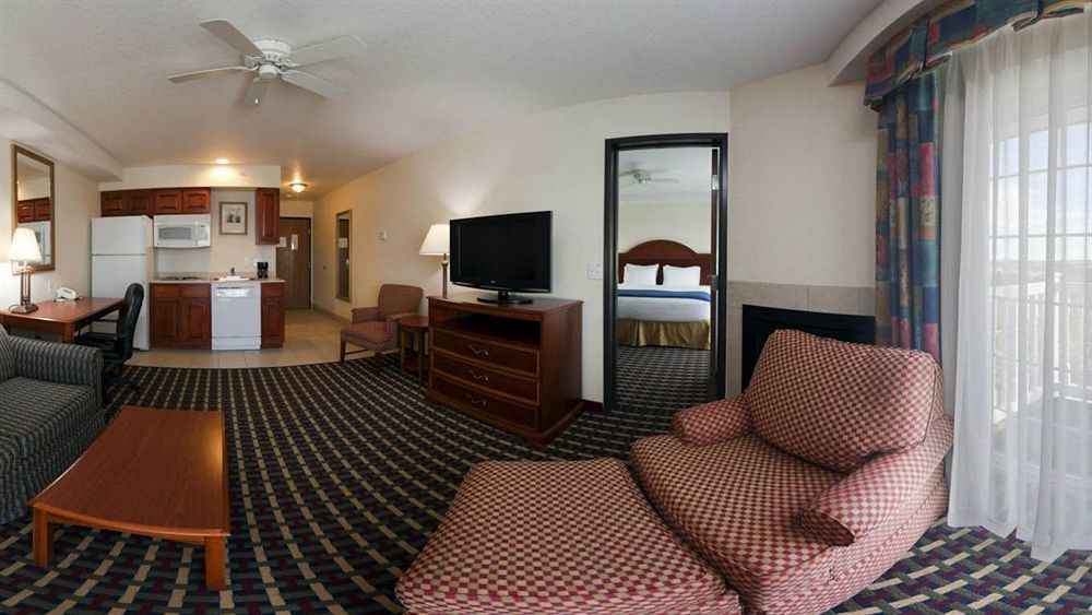Holiday Inn Express Hotel & Suites Petoskey, An Ihg Hotel Екстериор снимка